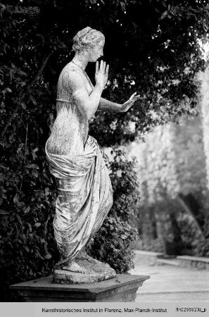 Aphrodite (oder Modestia?) (römische Kopie einer griechischen Statue)