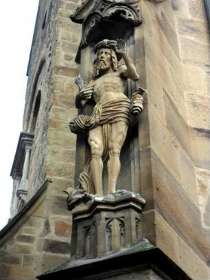 Langhaus im Südwesten mit Ecce Homo (Replik) des Baumeister Sporer in Ansicht