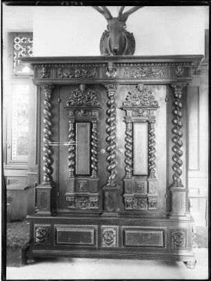 Mainau Schloss Schrank (um 1650/1700)