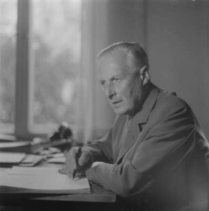Porträt Herr Prof. Hugo Kuntze