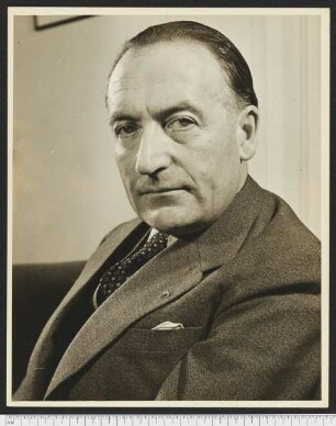 Porträtaufnahme Jules Romains