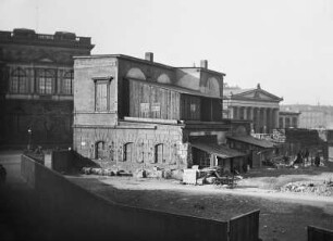 Dresden-Altstadt, ehemaliges Ballhaus, späteres Staatsarchiv, Sophienstraße (Abbruch 1888), Ansicht von Südosten