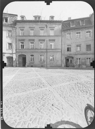 Zittau, August-Bebel-Platz (Neustadt) 12/10. Wohnhäuser (18. Jh.). Straßenfront