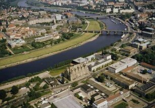 Elbspeicher, Landtagsgebäude mit Plenarsaal, Opernrestaurant, Opernhaus, Elbe mit Augustusbücke, Carolabrücke und Albertbrücke und Innere Neustadt