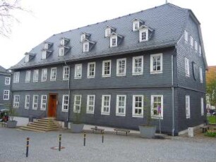 Grossbreitenbach - Rathaus : Das schiefergedeckte Rathaus, aufgenommen in Grossbreitenbach am 29, April 2012
