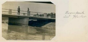 Foto eines Brückenpfeilers der schweren Kolonnenbrücke bei St. Morand