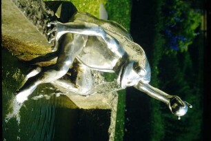 Skulpturen in Detmold, Ameide, Frosch-Springbrunnen ; farbig