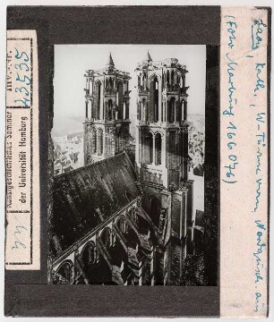 Laon: Kathedrale, Westtürme von Nordquerschiff aus