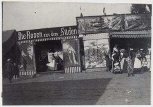 Ohne Titel (Schaubuden)