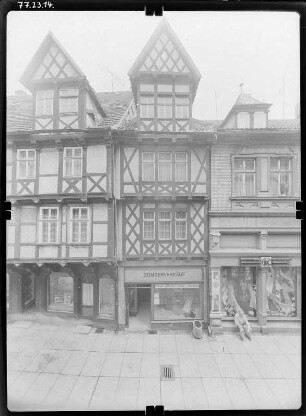 Quedlinburg, Steinbrücke 3. Wohnhaus mit Läden (1677). Straßenfront