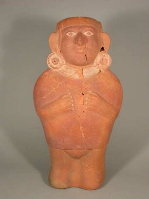 Stehende anthropomorphe Figur