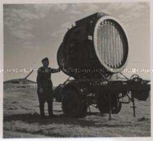 Wehrmachtssoldaten, Scheinwerfer der Marine-Artillerie am Atlantik