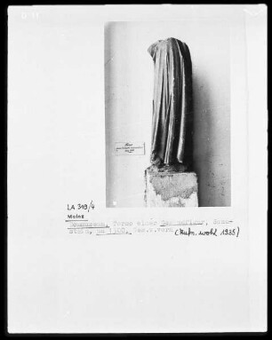 Fragment einer Gewandfigur