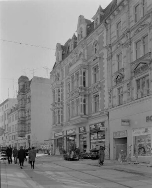 Wohn- und Geschäftshaus