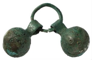 Schmuck, evtl. Ohrring