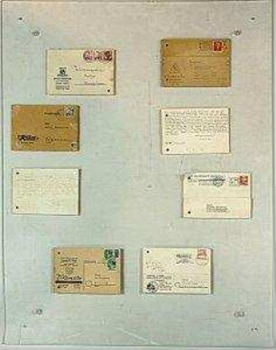 Bildhalter mit Briefen und Postkarten von Kunden der feinmechanischen Werkstatt