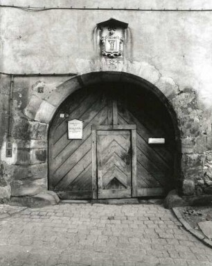 Meißen-Altstadt, Schloßberg 2. Heinitzer Hof (ehemaliger Adelsfreihof) (bezeichnet 1524, umgebaut 1746). Toreinfahrt