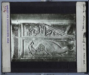 Basilika Santa Maria Assunta und Kathedrale in Sessa Aurunca : Relief, Jona und der Wal