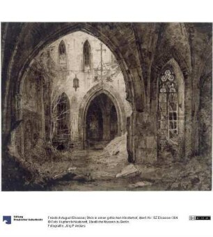 Blick in einen gotischen Klosterhof