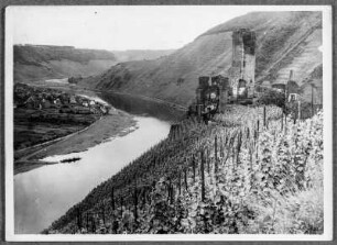 Blick ins Moseltal bei Beilstein mit Burg Metternich