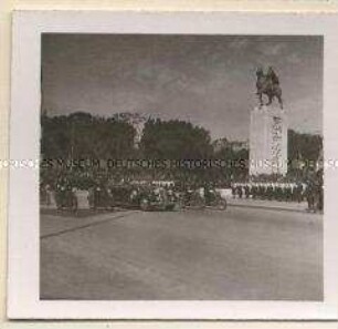 Neapel, Staatsbesuch Adolf Hitlers in Italien vom 02. bis 10. Mai 1938, Adolf Hitler und der König von Italien auf Fahrt