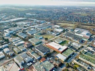 Barsbüttel: Luftbild des Gewerbegebiets: rechts Ort