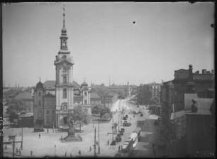 Leipzig, Johanniskirche : Leipzig. Blick von Westen über den Johannisplatz mit Reformationsdenkmal in der Hospitalstraße