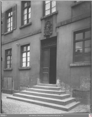 Eingang Borngasse 1 (katholisches Pfarrhaus)
