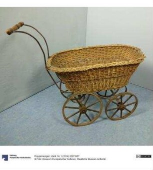 Puppenwagen