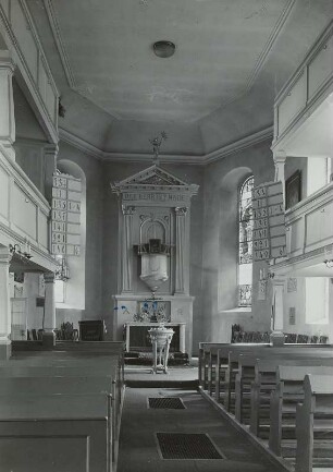 Hosterwitz bei Dresden. Kirche St. Marien am Wasser. Ansicht von Westen