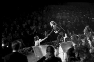 Weihnachtskonzert mit dem holländischen Kinderstar Heintje in der Schwarzwaldhalle.