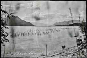 Blick vom Ufer auf den Lac du Bourget