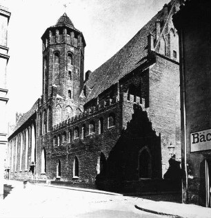 Danzig / Gdansk, Nikolaikirche, Südseite mit Glockenturm