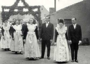 Hochzeit in Saalau : Gesellschaftliche Volkskultur - Sitten im Laufe des menschlichen Lebens - Hochzeit. Ort: Salow / Saalau. Hochzeit.