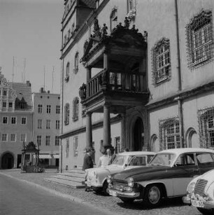 Wittenberg. Rathaus mit Eingangsportal mit Altan am Marktplatz