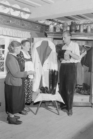 Spreewaldmuseum Lehde. Inventar : Muzej pod hołym njebjom na Lědach. Nutřkowna nadoba, drasty a sudobja : Lehde / Lědy
