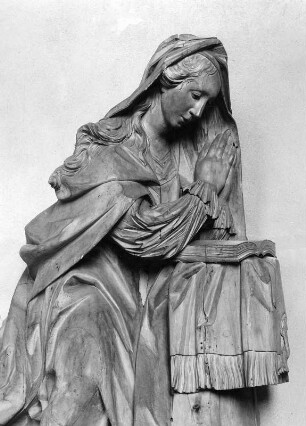 Maria aus einer Verkündigung : Maria aus einer Verkündigung. Holz, geschnitzt; Höhe 147 cm (vor 1799; J. M. Düchert). Hirschhorn (Neckar), ehemalige Klosterkirche Sankt Maria