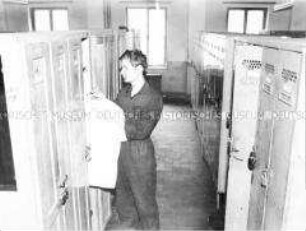 Arbeitsschutzkleidung im VEB Zahnschneidemaschinenfabrik "Modul" in Karl-Marx-Stadt (Chemnitz)