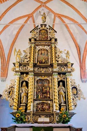Deutschland. Niedersachsen. Cuxhaven. Luedingworth. Sankt Jacobi Kirche. Romanische Feldkirche. Bauerndom. Hauptaltar. 1665