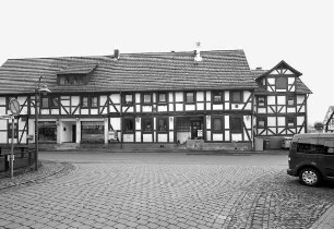 Ehem. Gasthaus; Nieste, Witzenhäuser Straße 2, Wilhelm-Heitmann-Platz 1