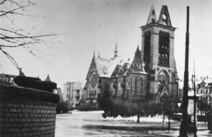 Beschädigte Andreaskirche in der Leipziger Südvorstadt