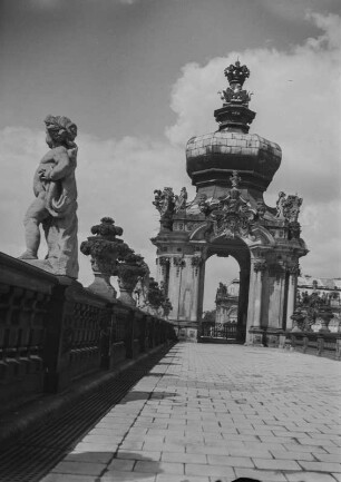 Dresden-Altstadt. Zwinger. Kronentor