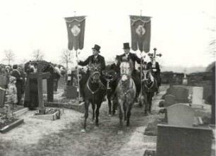 Osterreiter in Radibor : Gesellschaftliche Volkskultur - Frühling. Ort: Radwor / Radibor. Osterreiter