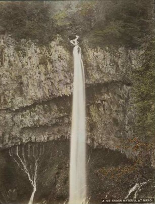 Der Kegon Wasserfall, (obere Ansicht) Nikkô 日光華厳の滝