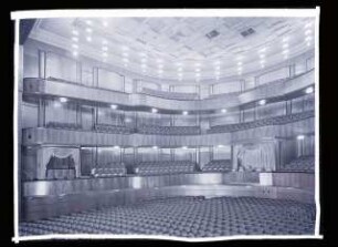 Volksbühne, Berlin-Mitte: Ansicht Zuschauerraum (Negativ zu Inv. Nr. TBS 045,24)