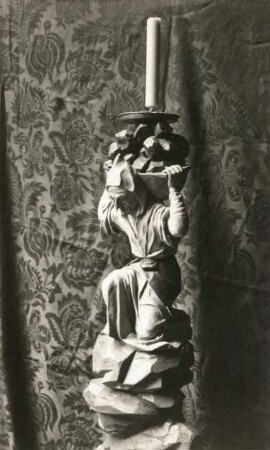 Kutná Hora (Kuttenberg). St. Jakobskirche. Bergmannsleuchter vom Seitenaltar des Heiligen Wenzel
