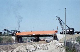 Stuttgart Zuffenhausen Neubau Brücke 2035 Kranwagen Einsetzen Brückenträger