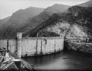 Theodore Roosevelt Dam : Blick auf die Roosevelt-Talsperre, die 1911 fertiggestellt wurde