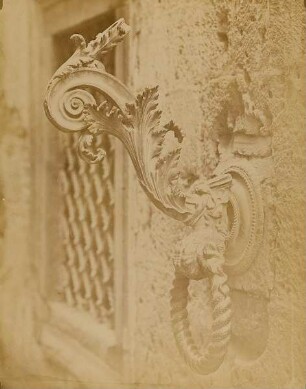 Bronzering zum Anbinden der Pferde am Palazzo del Magnifico in Siena