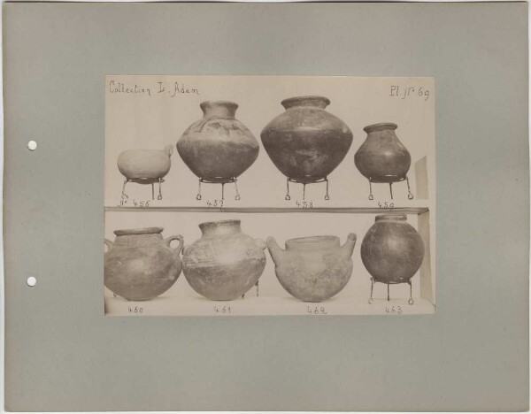 Eight clay vessels. Collection L. Adam